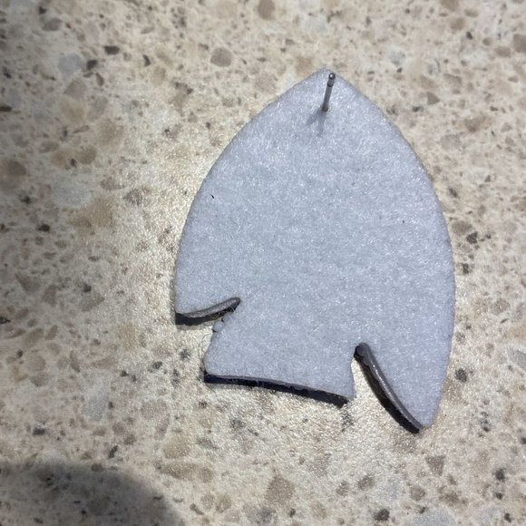 Fish shaped earrings - Picture 4 of 4